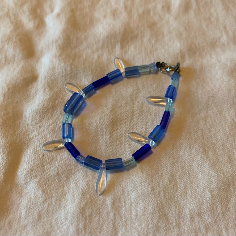 Glass bead bracelet